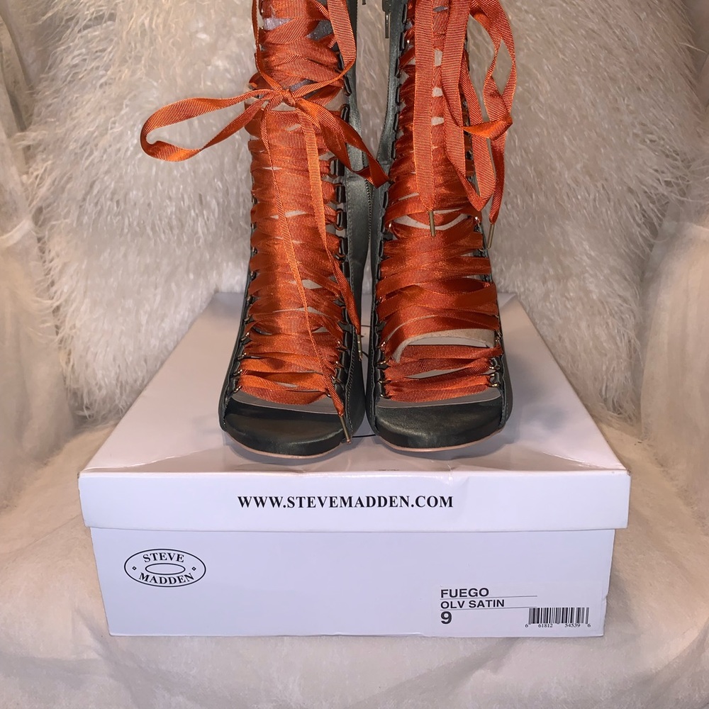 Steve Madden Peep Toe